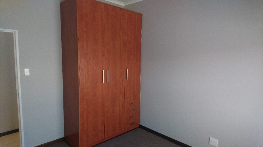 To Let 3 Bedroom Property for Rent in Hillside Free State